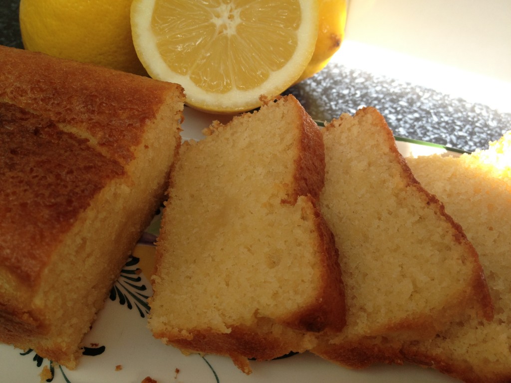 Quatre quarts au citron Recettes de Desserts Plus de 1000 recettes sur CakesandSweets.fr Quatre quarts au citron Recettes de Desserts Plus de 1000 recettes sur CakesandSweets.fr