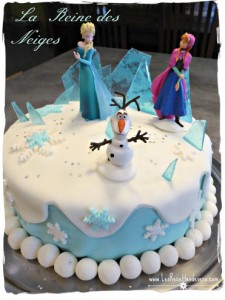 Tutoriel FACILE de gâteau d'anniversaire Reine des neiges ! - gateau anniversaire la reine des neiges