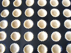 Mini-tartelettes aux fruits sans moules, et la pâte sans beurre ,très  facile à réaliser 