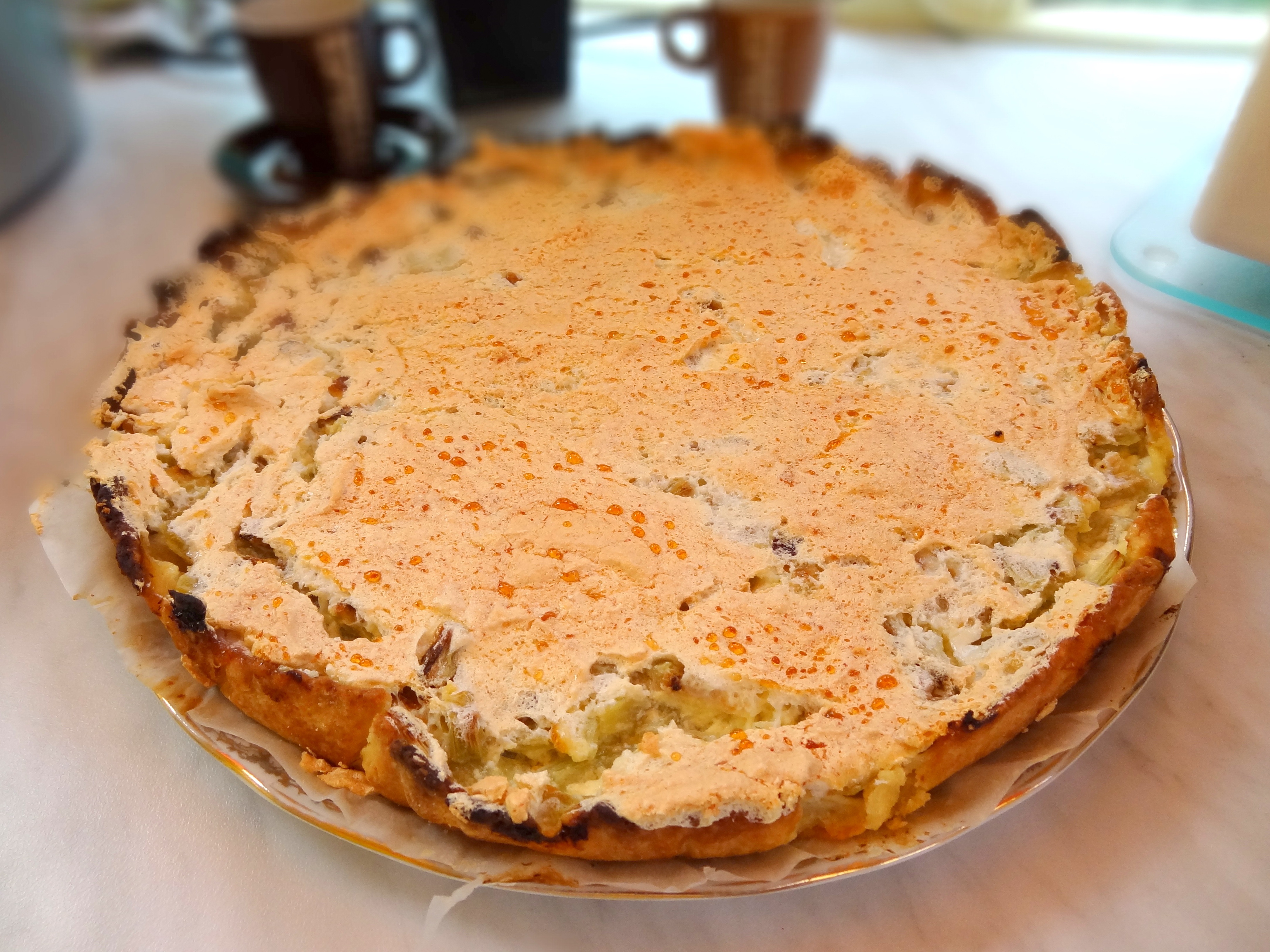 Tarte à la rhubarbe meringuée
