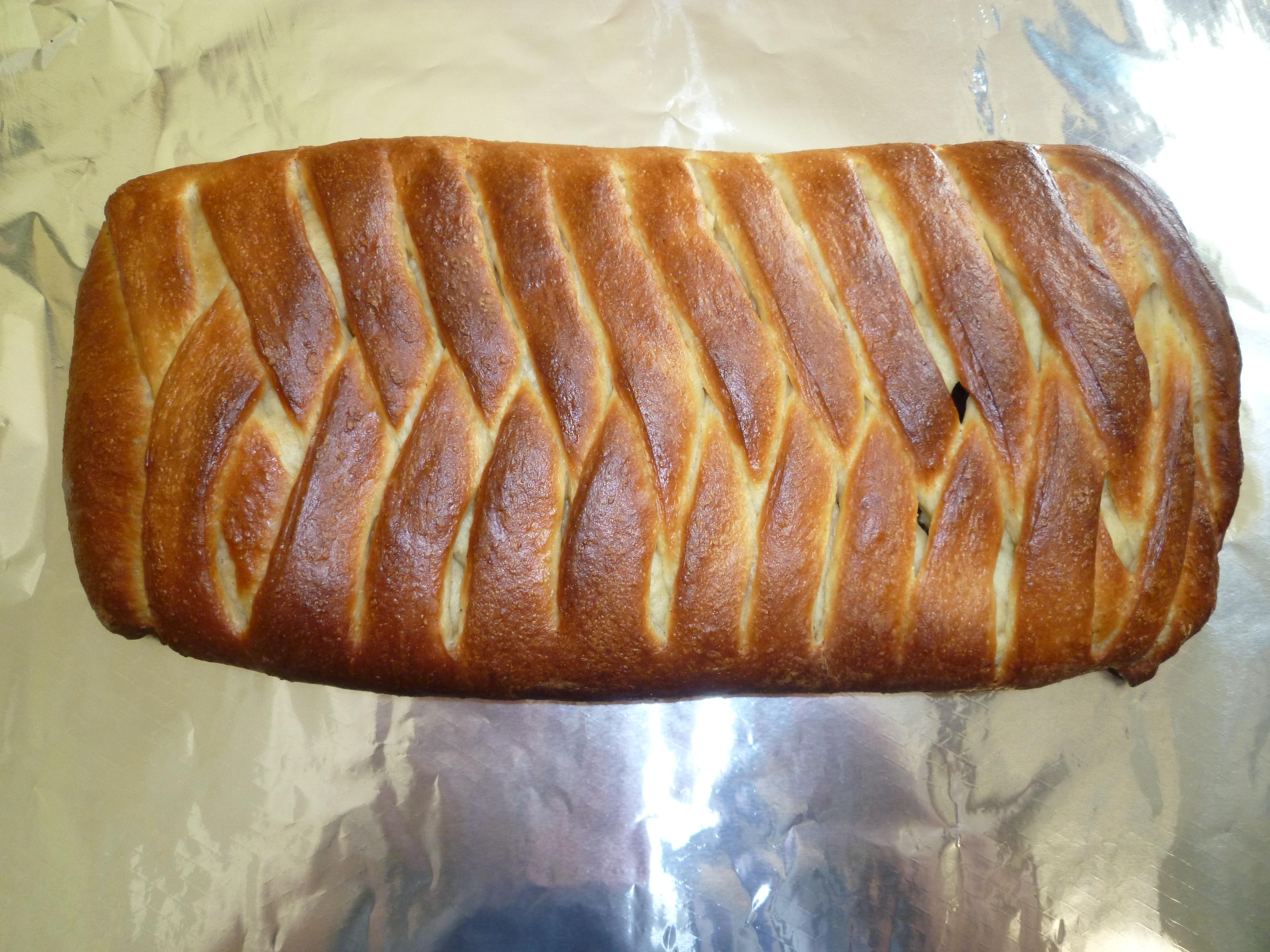 Brioche garnie crème de citron & pépites de chocolat paint