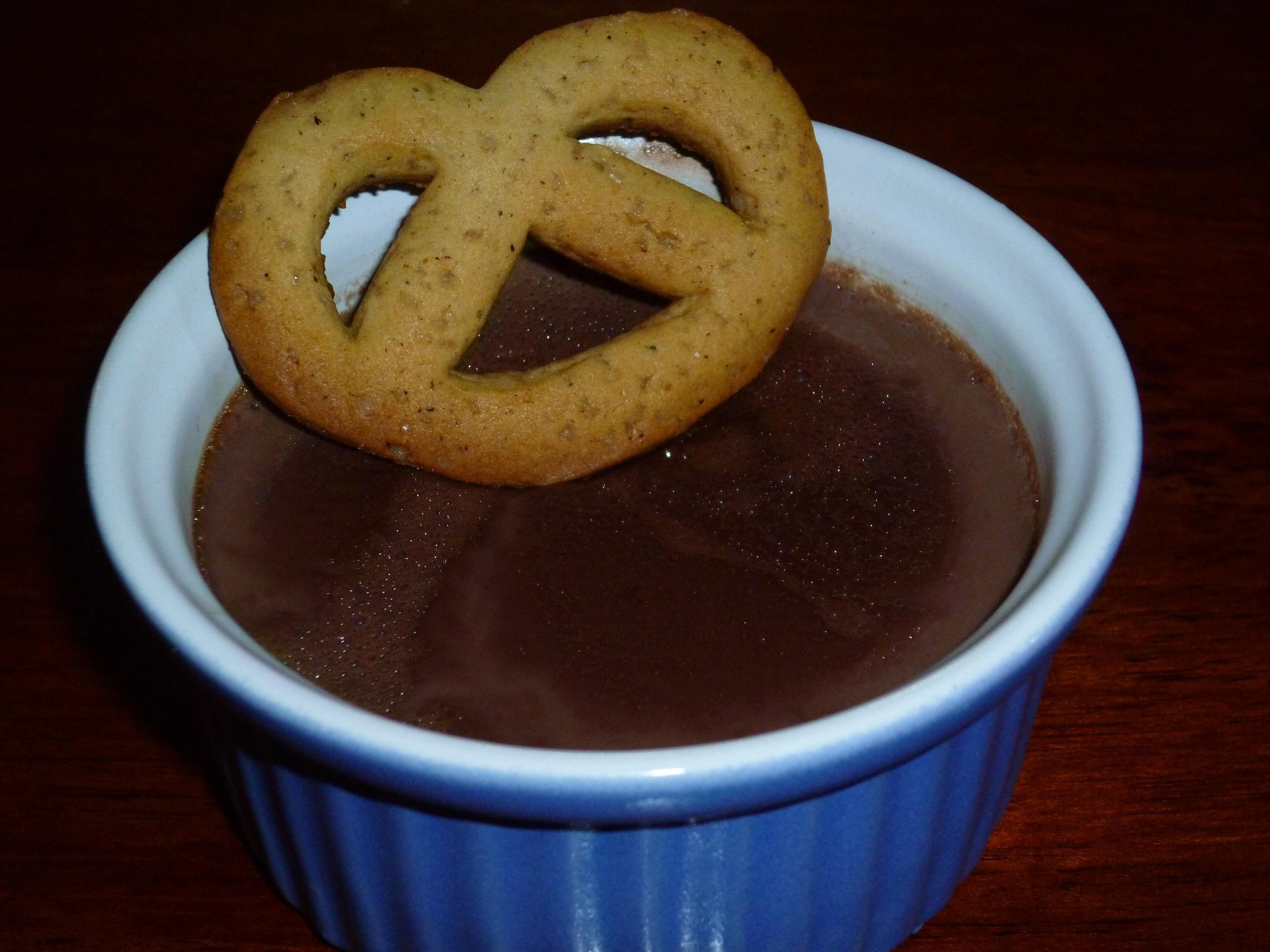 Flan au chocolat à l'agar agar et son biscuit façon pain d'épices paint