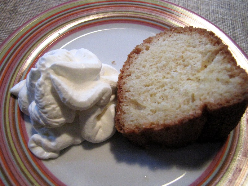 Savarin accompagné de chantilly