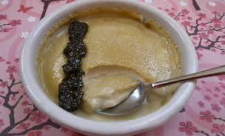 Crème brûlée au thé vert et sésame noir