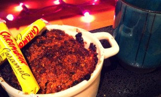 Crumble poires, chocolat noir et Carambars