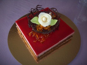 Entremet mousse chocolat et framboises