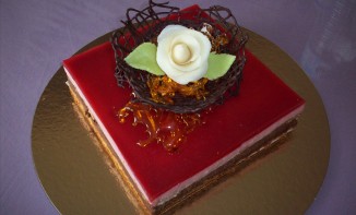 Entremet mousse chocolat et framboises