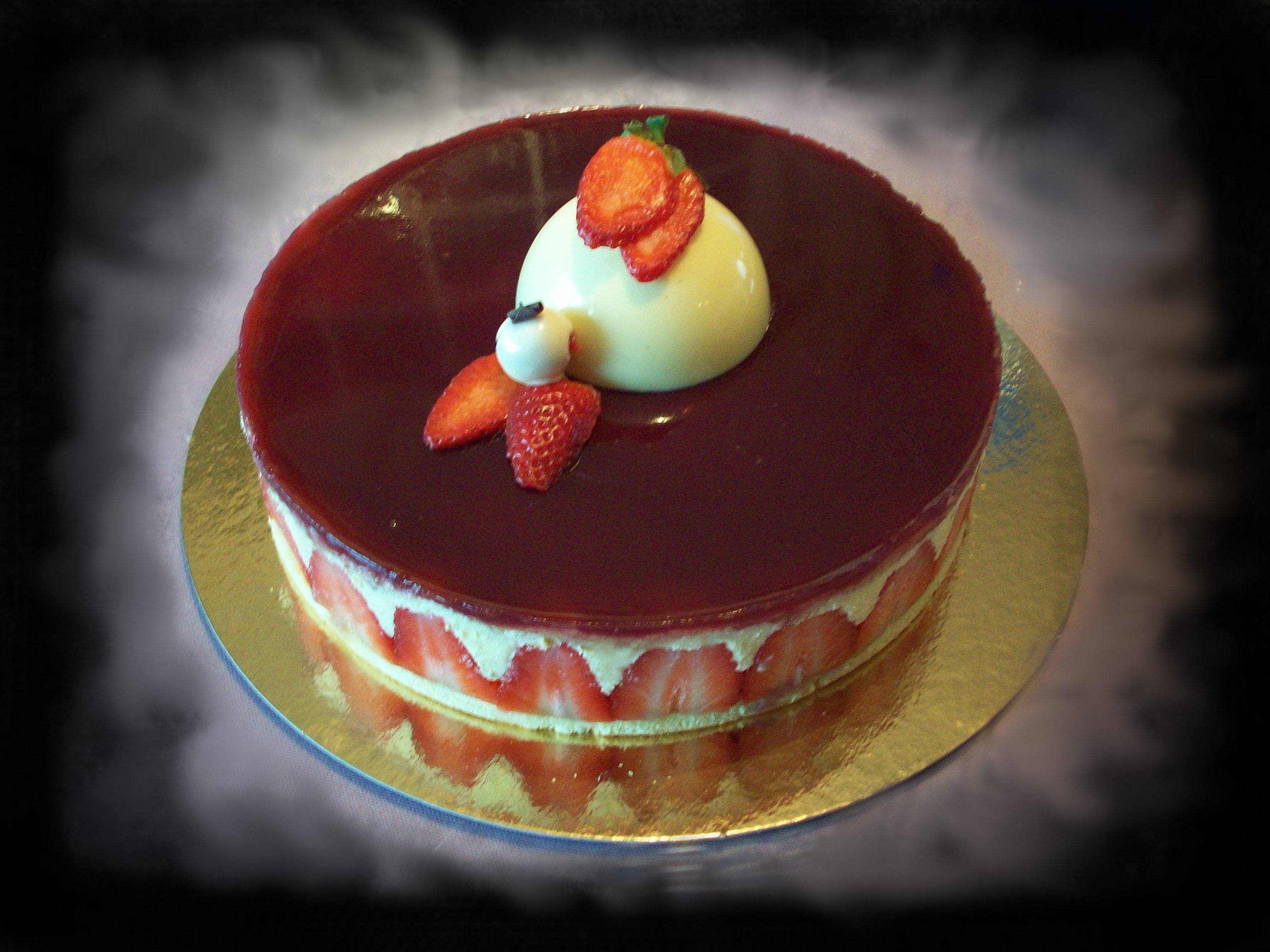 Fraisier à la vanille de madagascar et au-kirsch