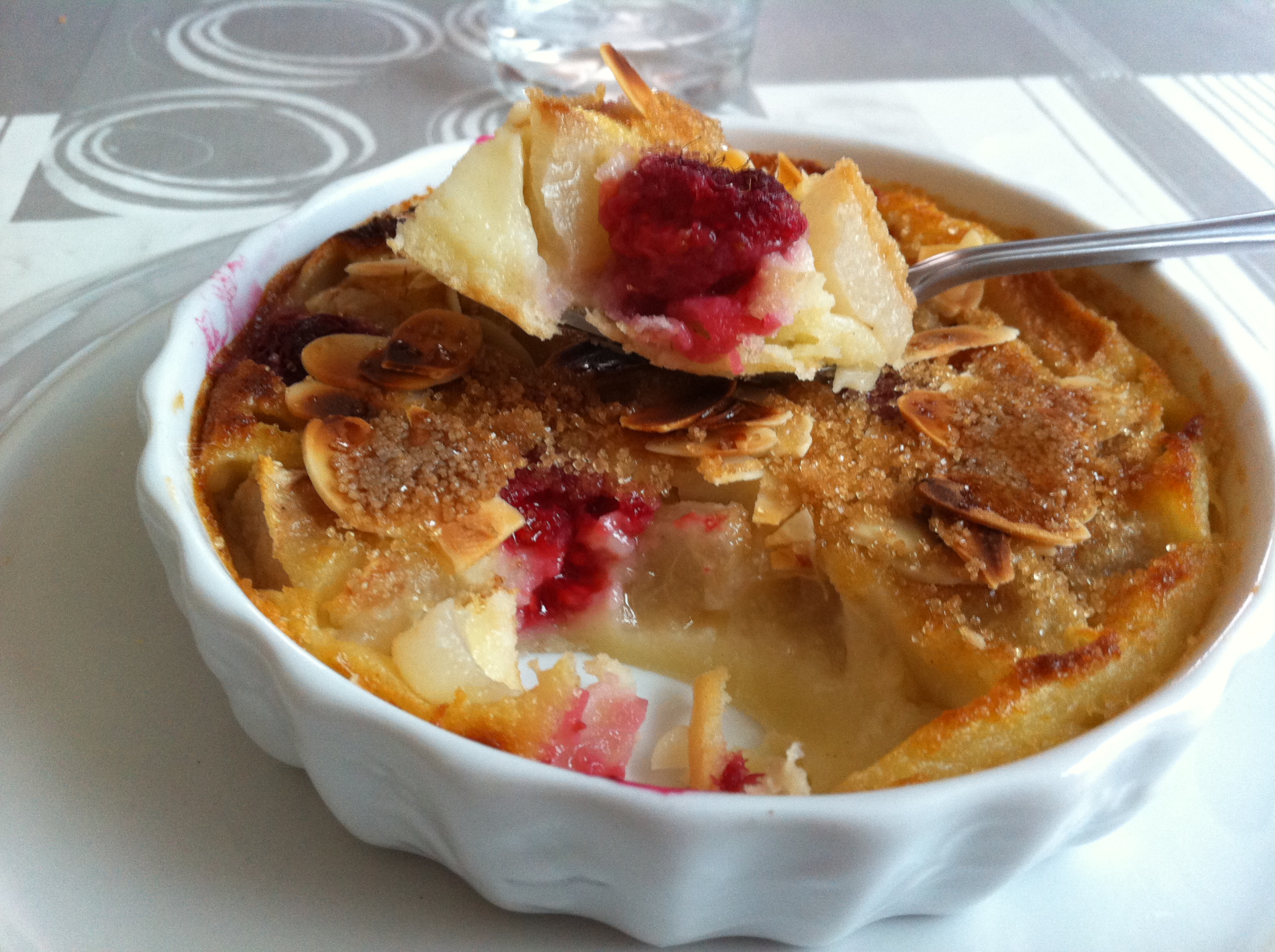 Clafoutis au poires et à la framboise