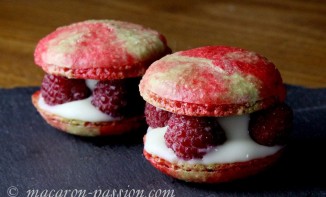 Macarons framboises pistaches