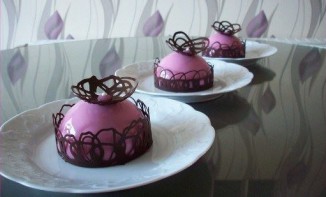 Entremet chocolat blanc et fraises