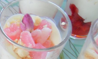 Verrines de fraises aux loukoums