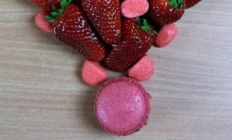 Macarons fraise Tagada et fraise fruit