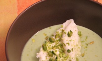 Ile flottante toute verte : thé matcha et pistache