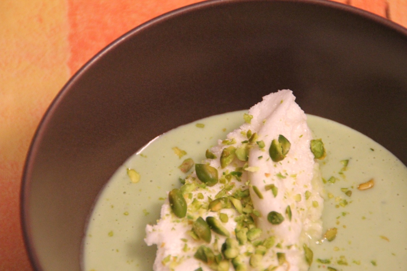 Ile flottante toute verte : thé matcha et pistache