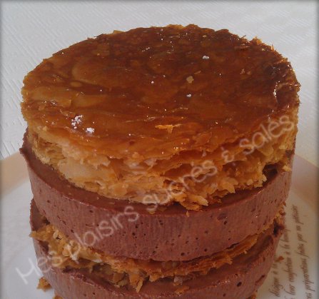 Mille-feuilles caramélisé de mousse sabayon au chocolat