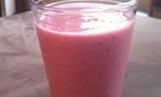 Un milk-shake désaltérant pour l'été, voici le milk-shake fraise et framboise