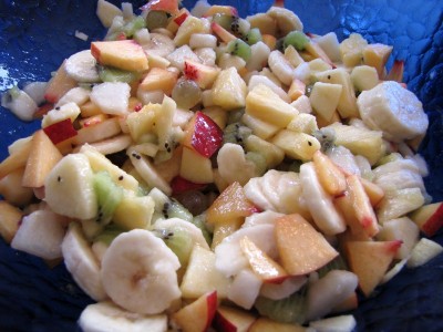 Préparation de la salade de fruits