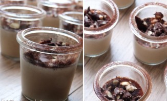 Panna cotta aux noisettes, éclats de chocolat noir