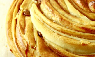 Brioche Tourbillon au Carambar et chocolat au lait