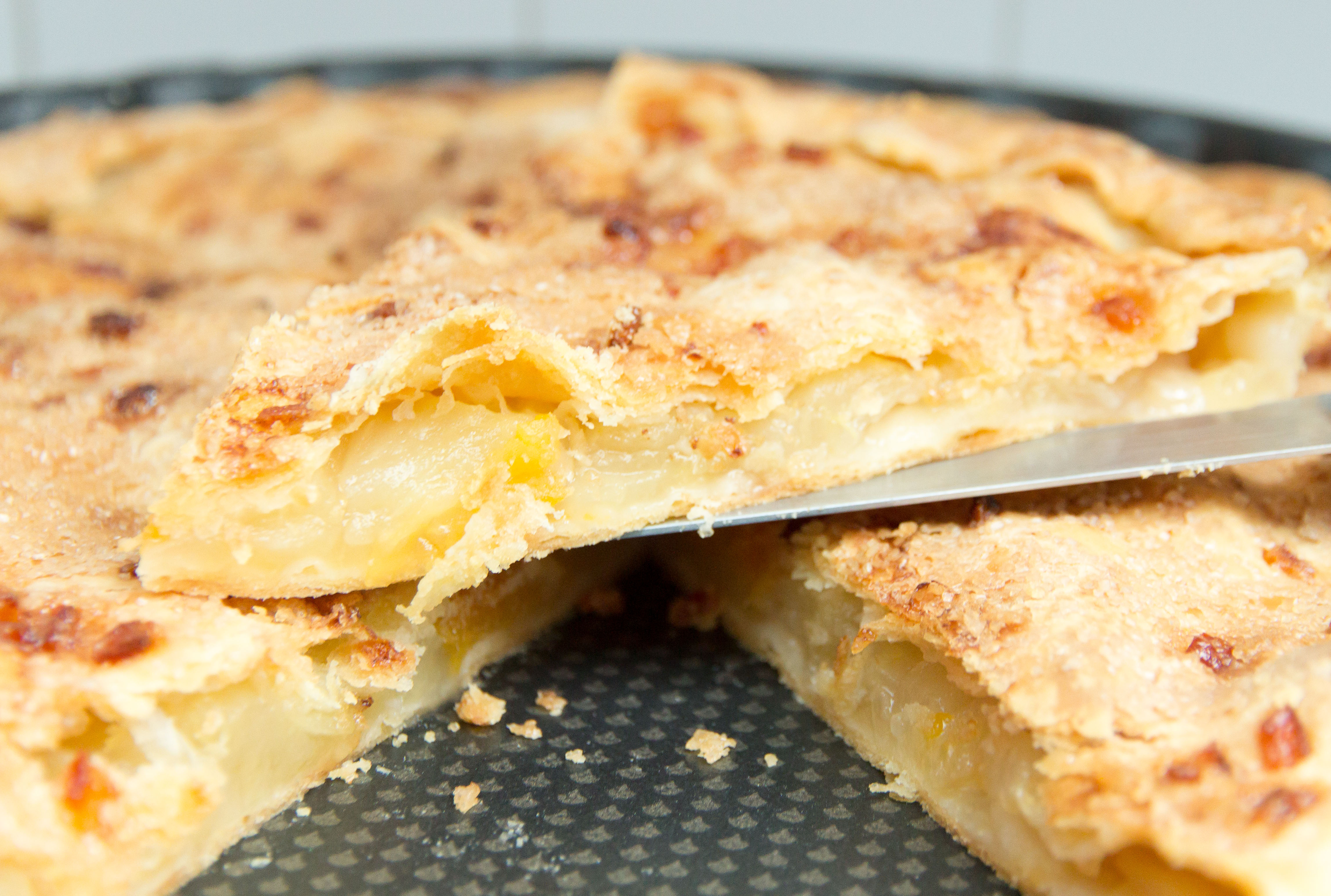 Chausson aux Pommes, Abricots Secs et Écorces de Mandarine Confites