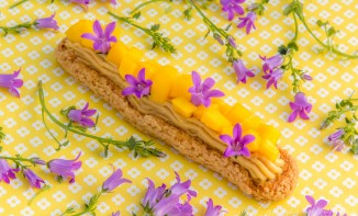 Eclairs craquelés au chocolat brun, gingembre et mangue