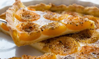 Tarte aux abricots et pistaches torréfiées