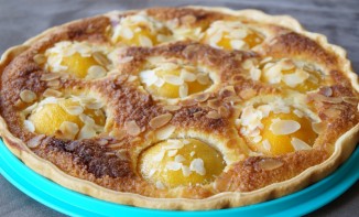 Tarte aux pêches et noix de coco