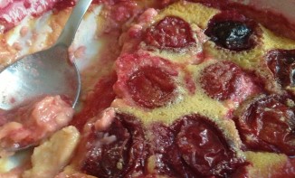 Clafoutis aux prunes rouges