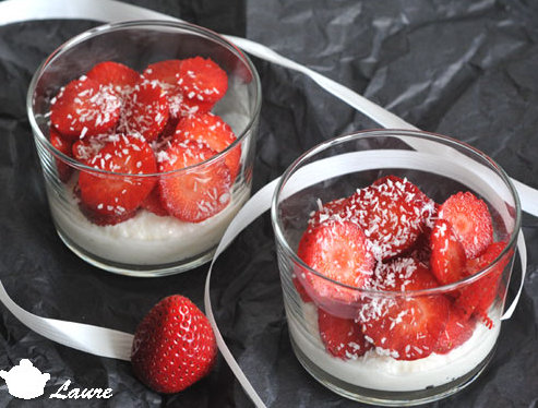 Verrine fraise et noix de coco