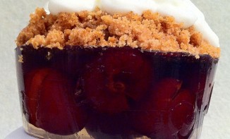 Gelée cerises saveur pina colada, crumble