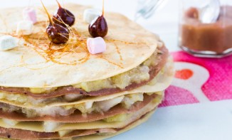 Gâteau de crêpes pommes poires caramel beurre salé