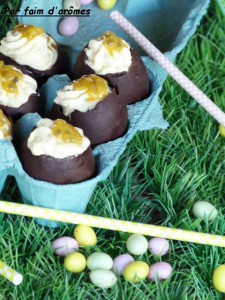 Oeufs en chocolat à la mousse passion