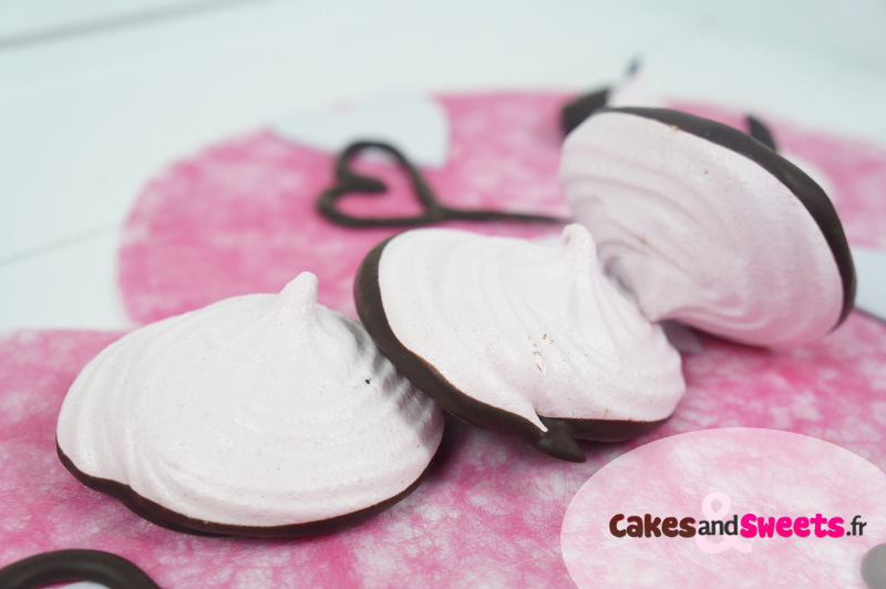 Meringues Roses au Chocolat