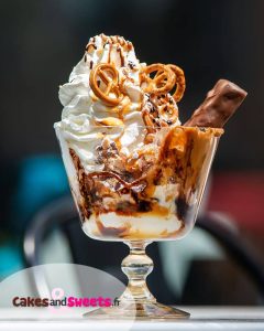 Barre chocolatée ajoutée dans une glace